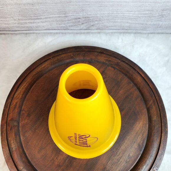 Vintage Los Angeles Lakers NBA Plastic MEGAPHONE 8” Cheer Loud Cone Yellow - Picture 4 of 6